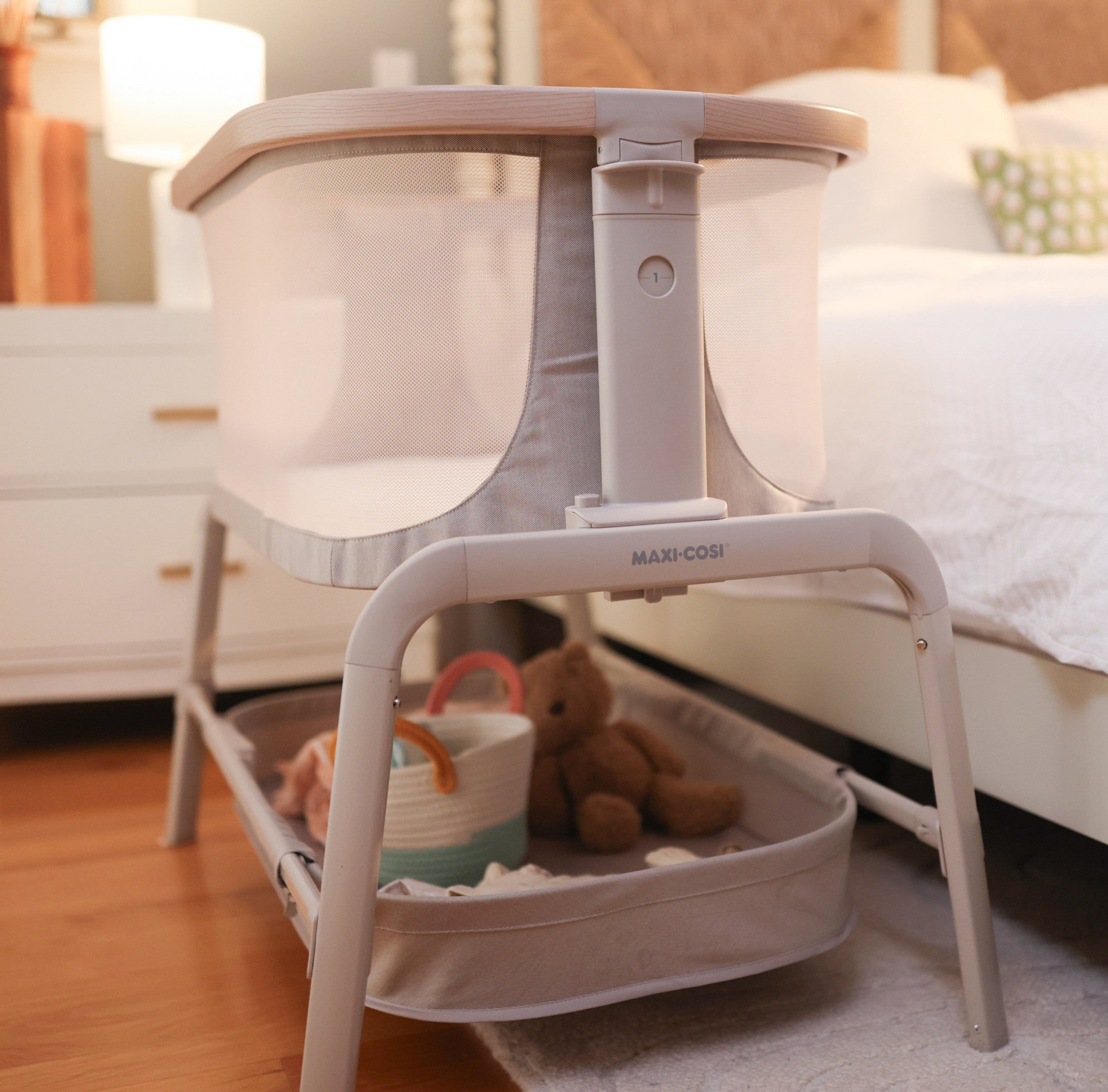 Maxi Cosi Iona Bassinet — alternate view