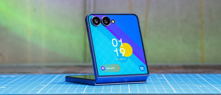 Samsung Galaxy Z Flip7 Sm F766bdbxzto — alternate view