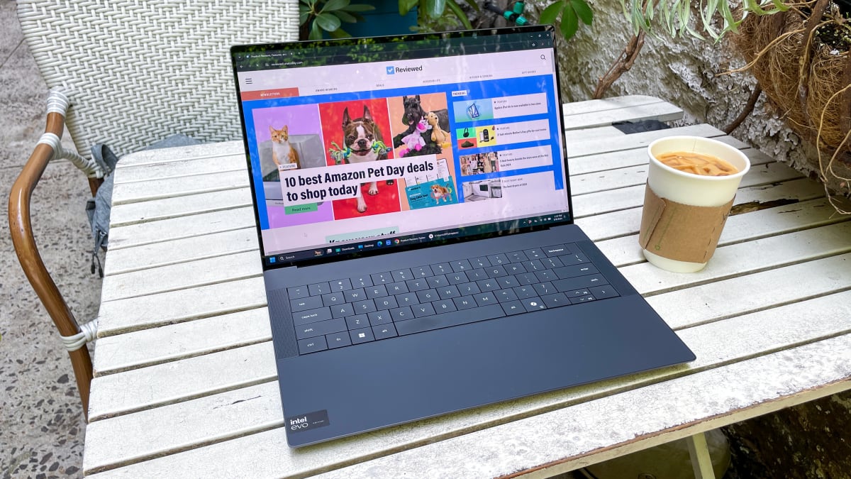 Dell XPS 14 ( ) — alternate view