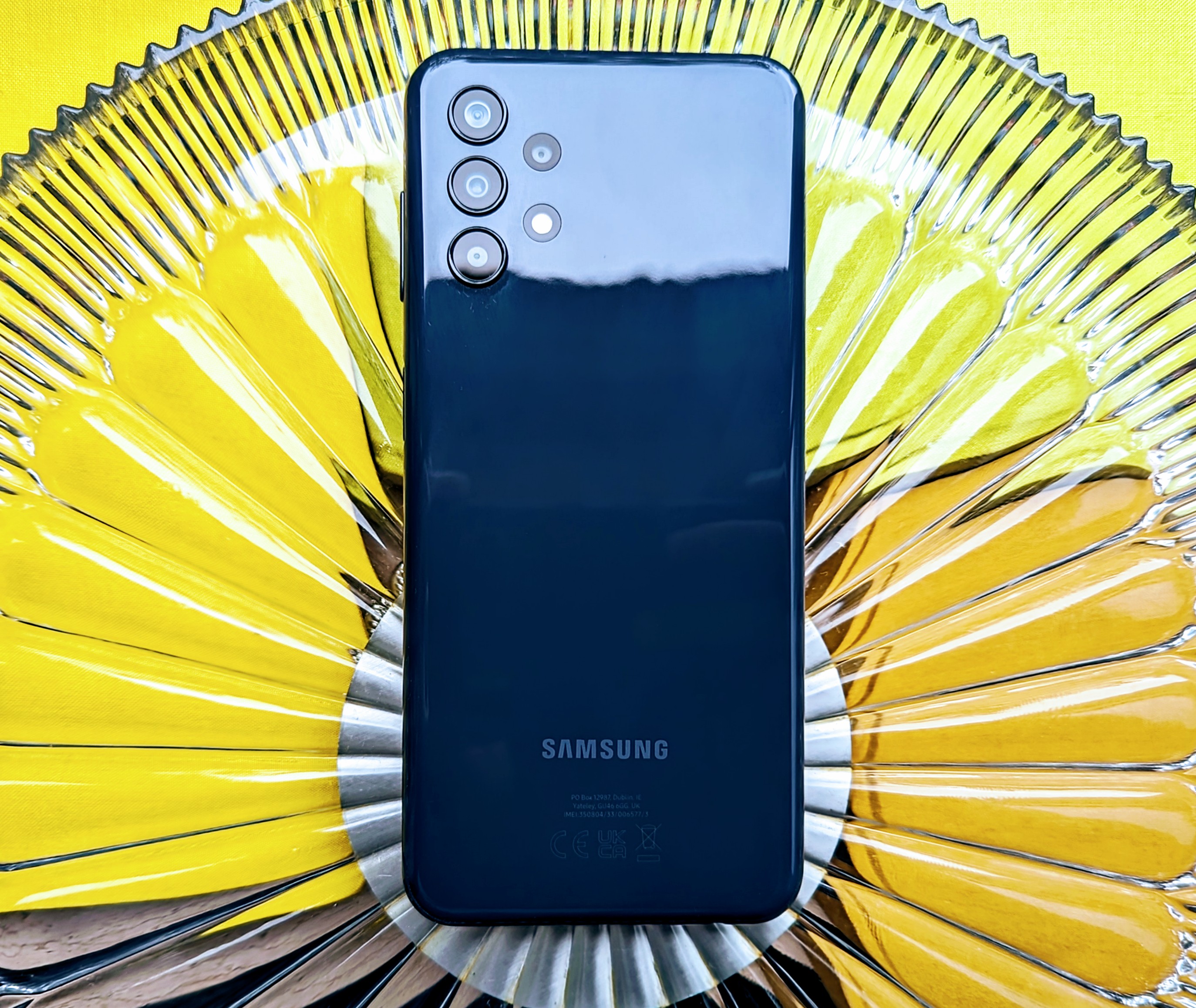 Samsung SM A137FZKUEUC — alternate view