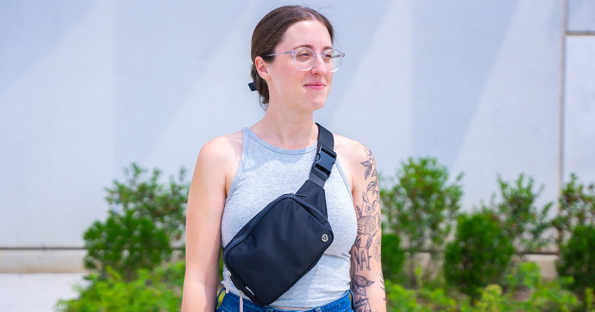 Lululemon Everywhere Belt Bag — alternate view
