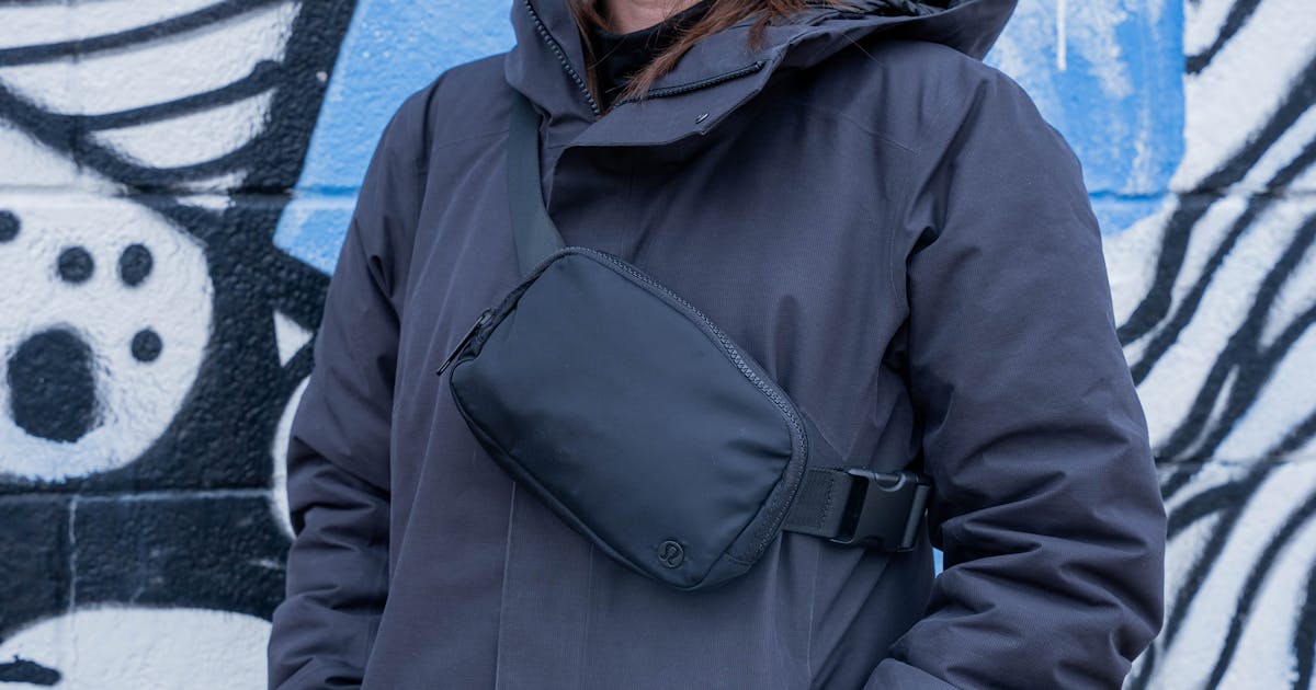Lululemon Everywhere Belt Bag