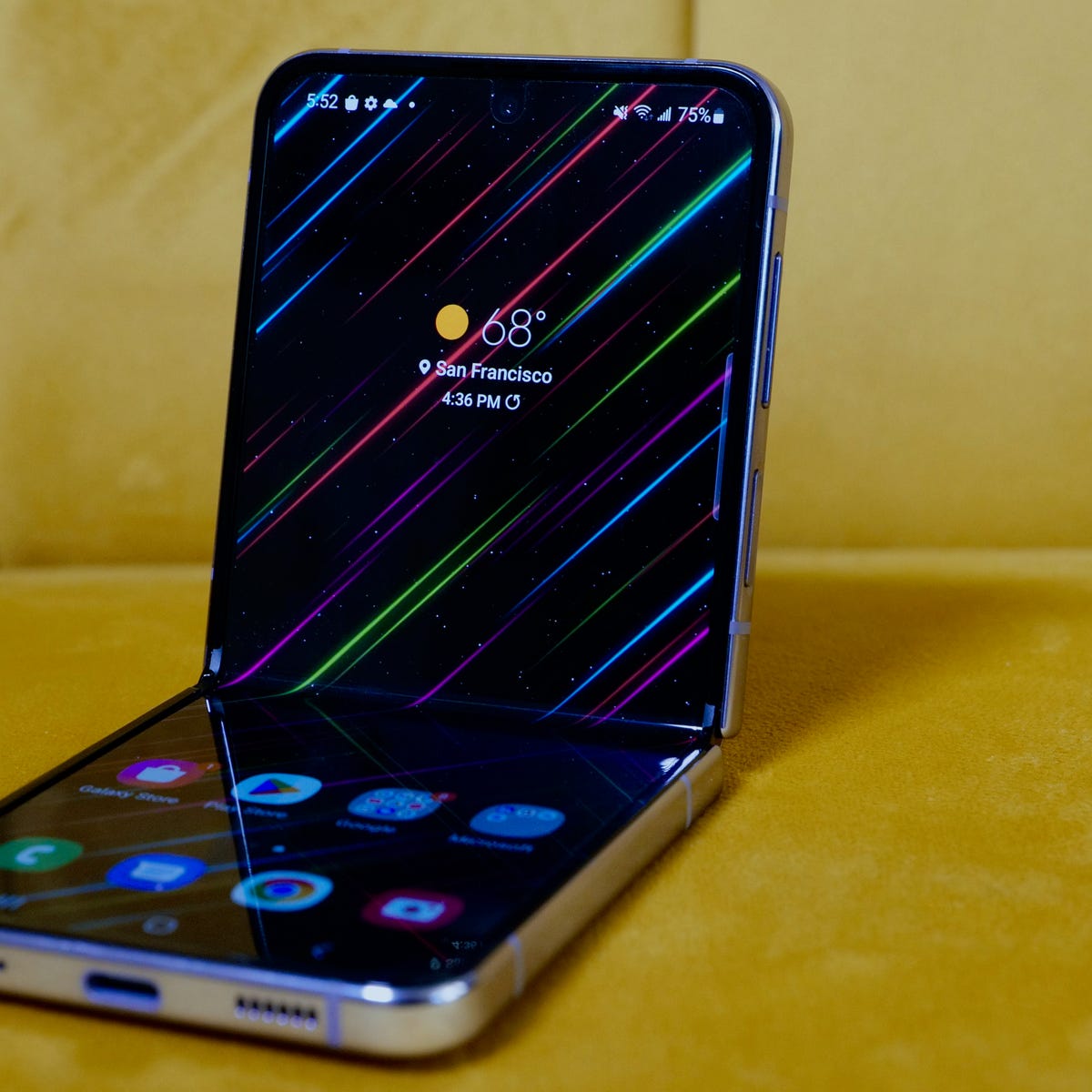 Samsung Galaxy Z Flip4 Bora Sm F721blvkzto — alternate view