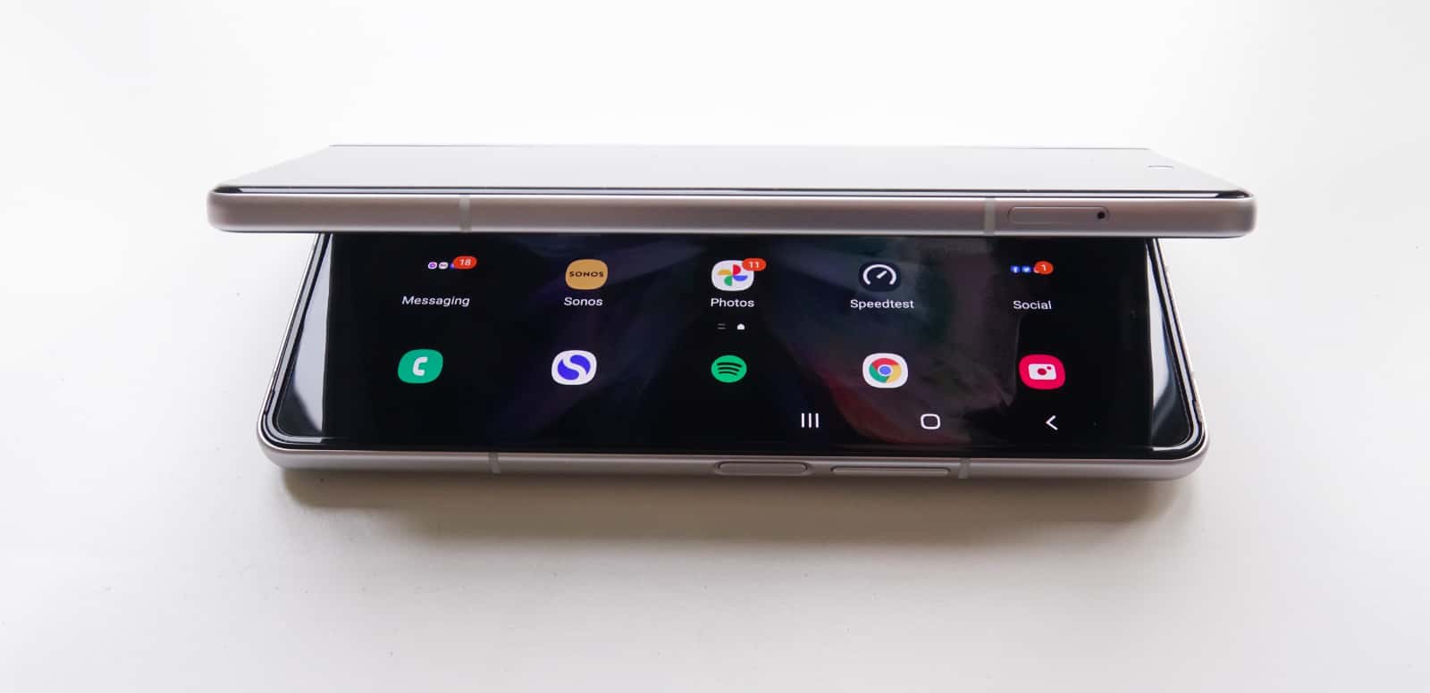 Samsung SM F926BZKDEUC — alternate view