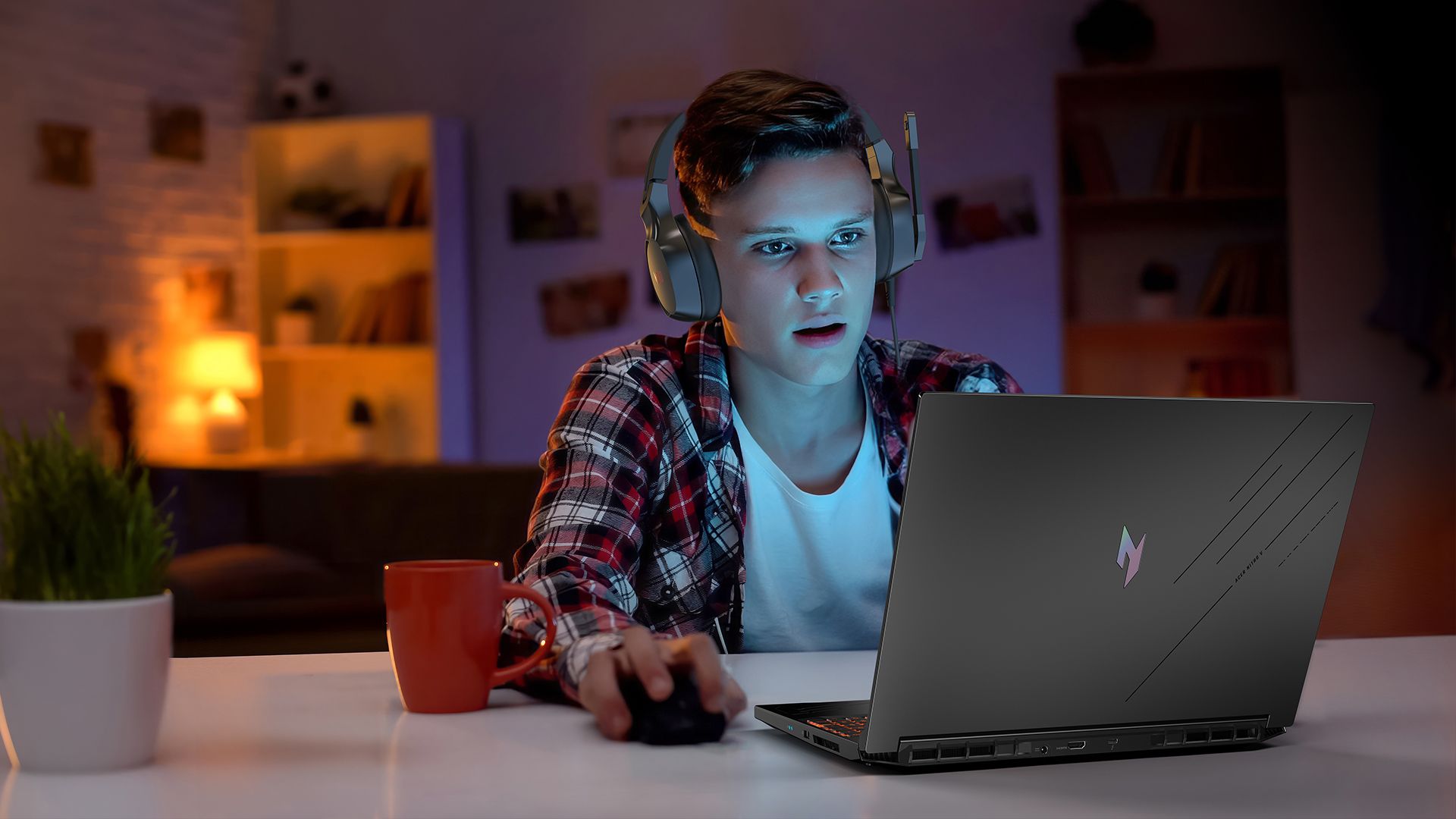 Acer Nitro V 16 ( ) — alternate view