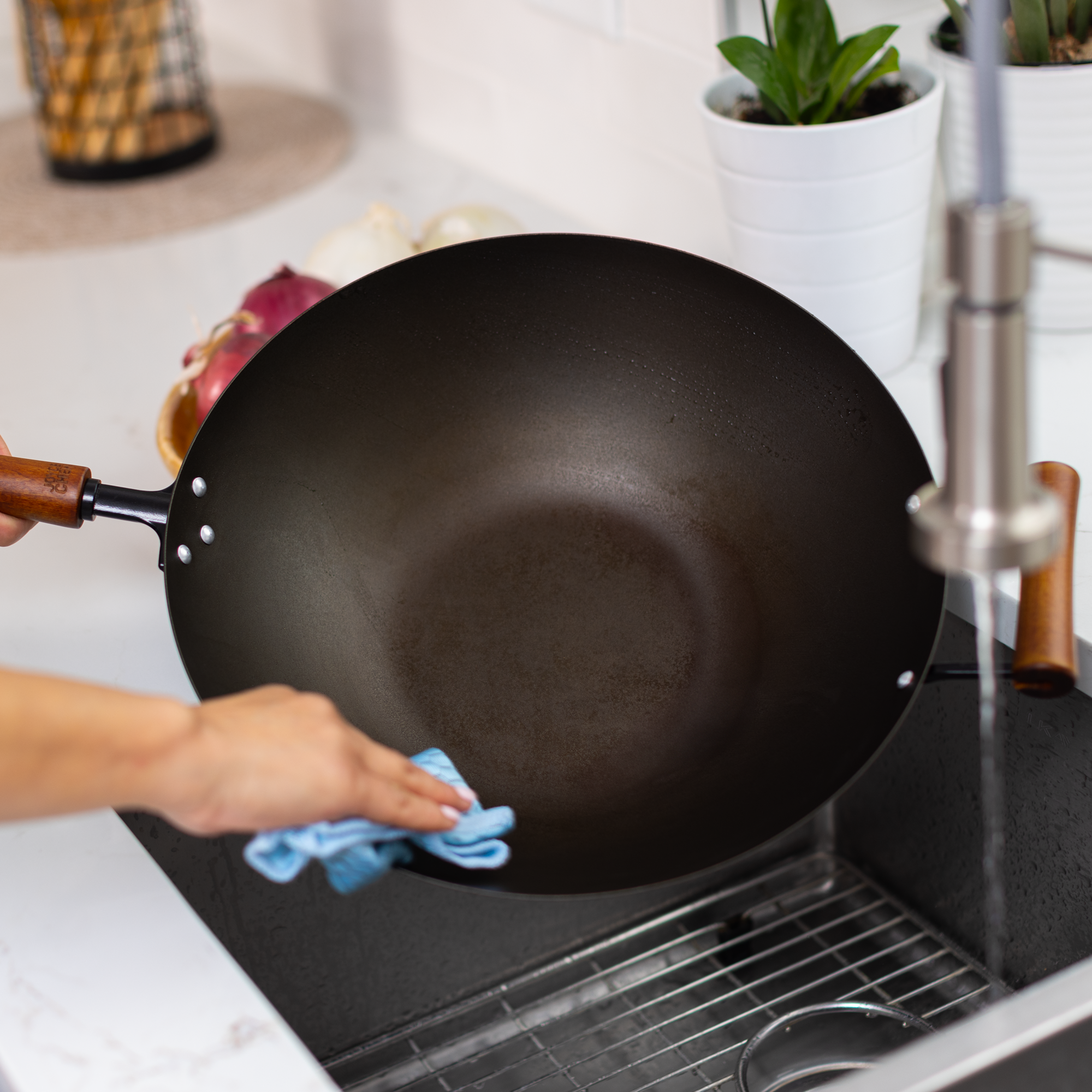 Joyce Chen 14" Carbon Steel Wok — alternate view