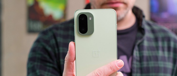 OnePlus 15R — alternate view