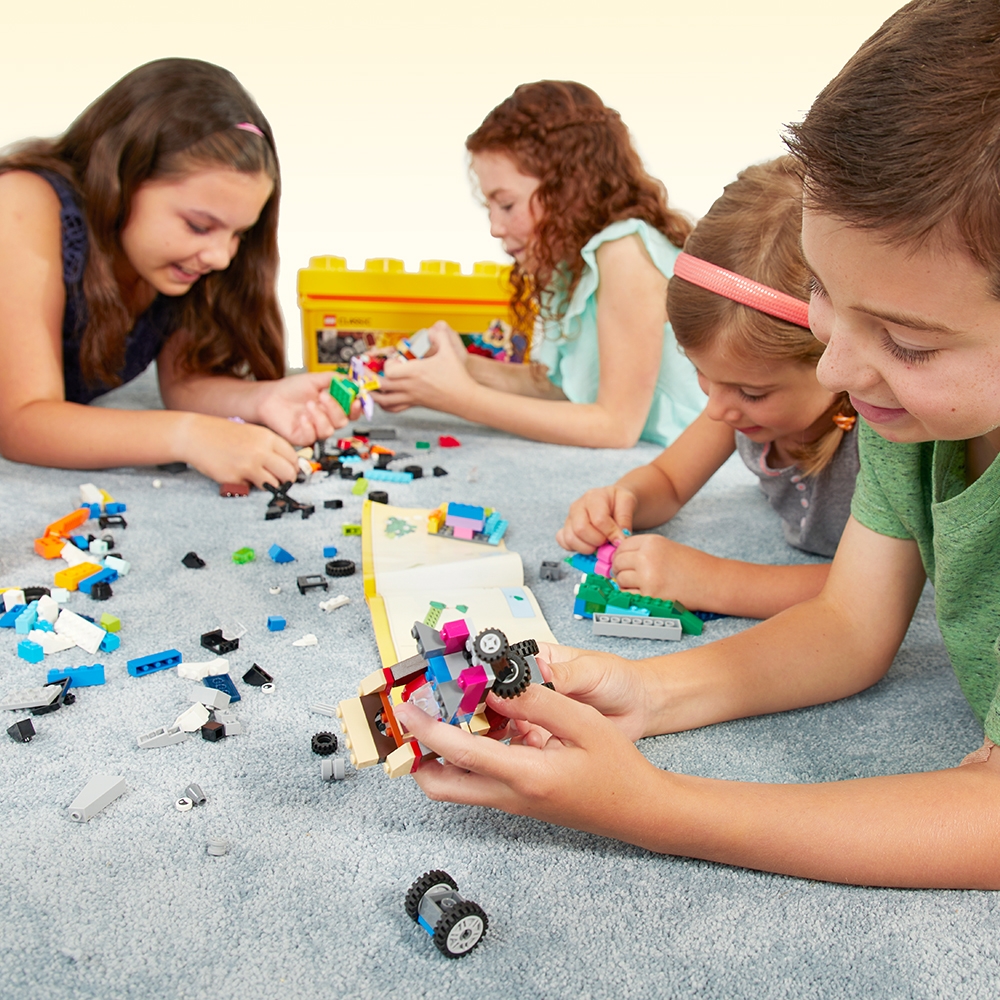 Lego Classic Medium Creative Brick Box — alternate view