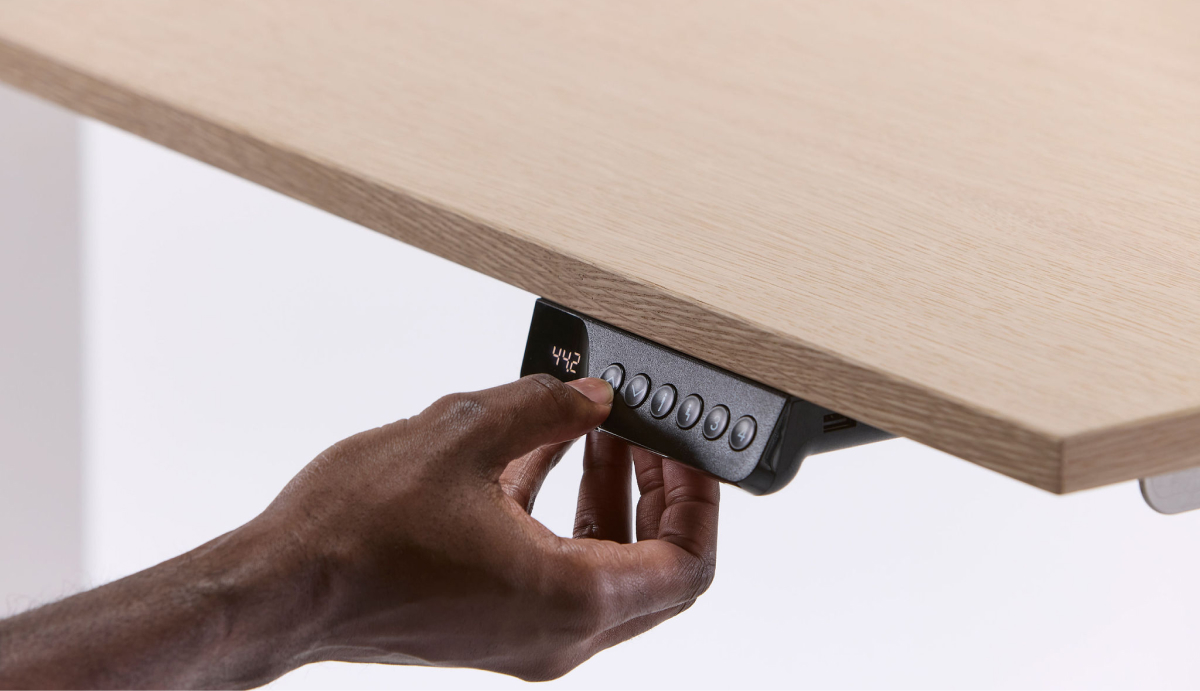 Humanscale eFloat Go 2.0 60" Adjustable Standing Charging Desk — alternate view