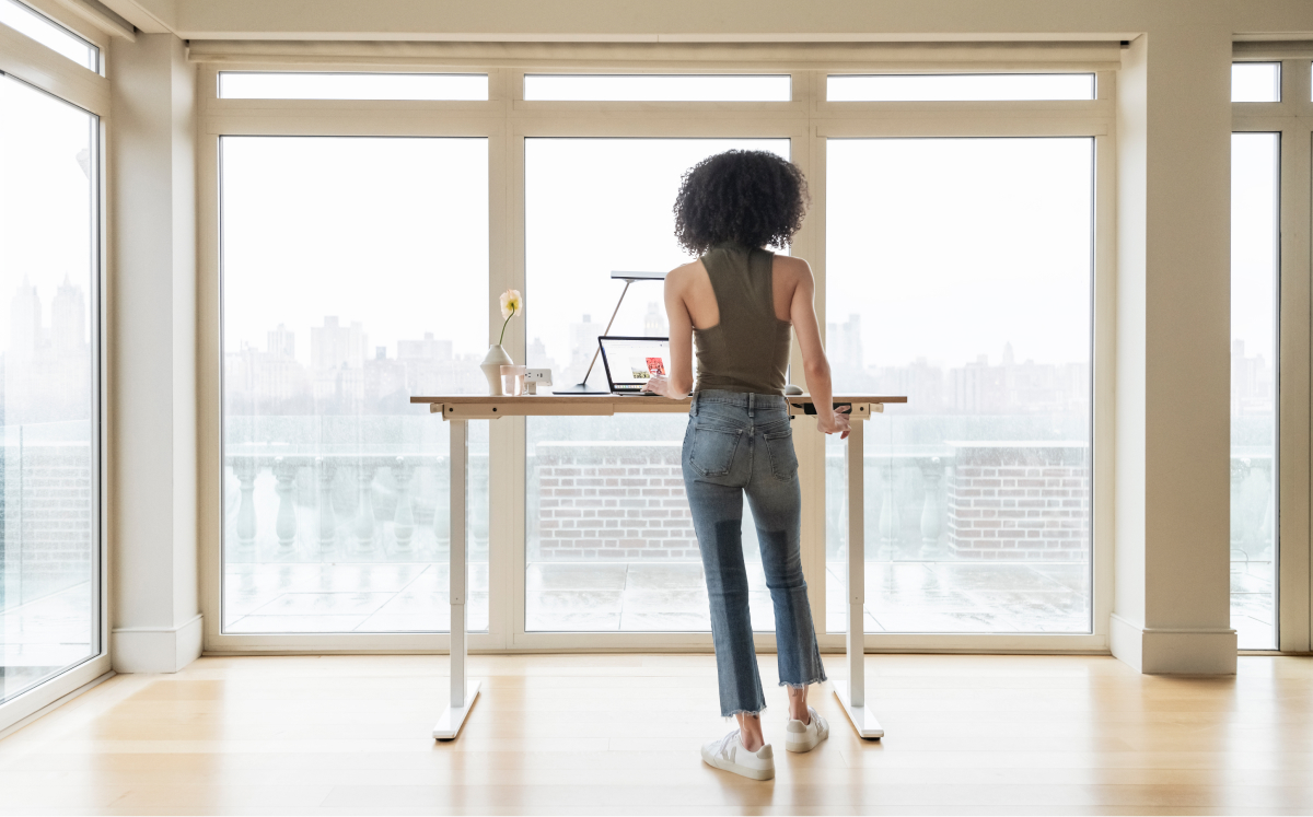 Humanscale eFloat Go 2.0 60" Adjustable Standing Charging Desk — alternate view