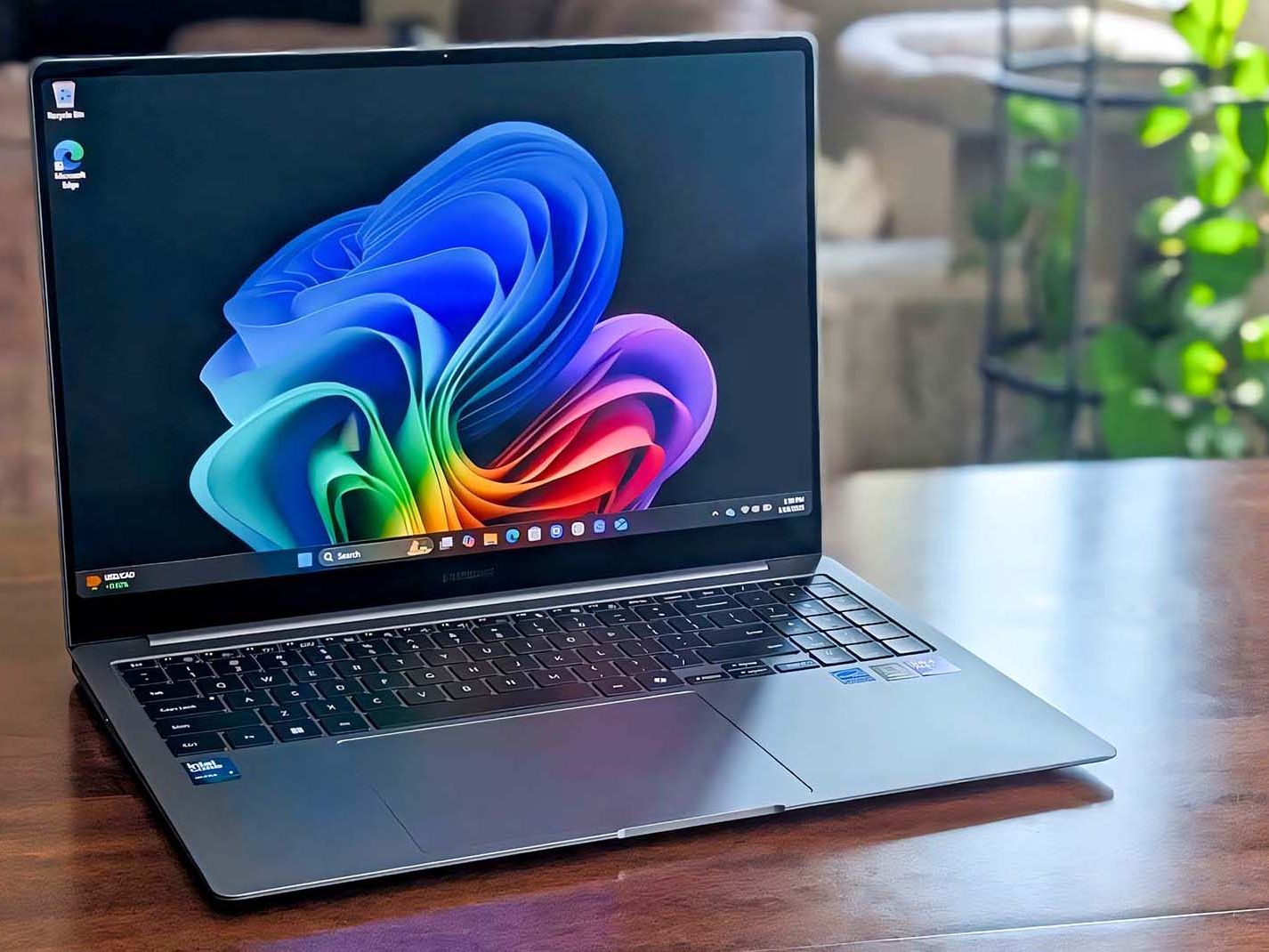Samsung Galaxy Book5 Pro 14 Inch Ultra 7 1tb Np944xha Kg6ca — alternate view
