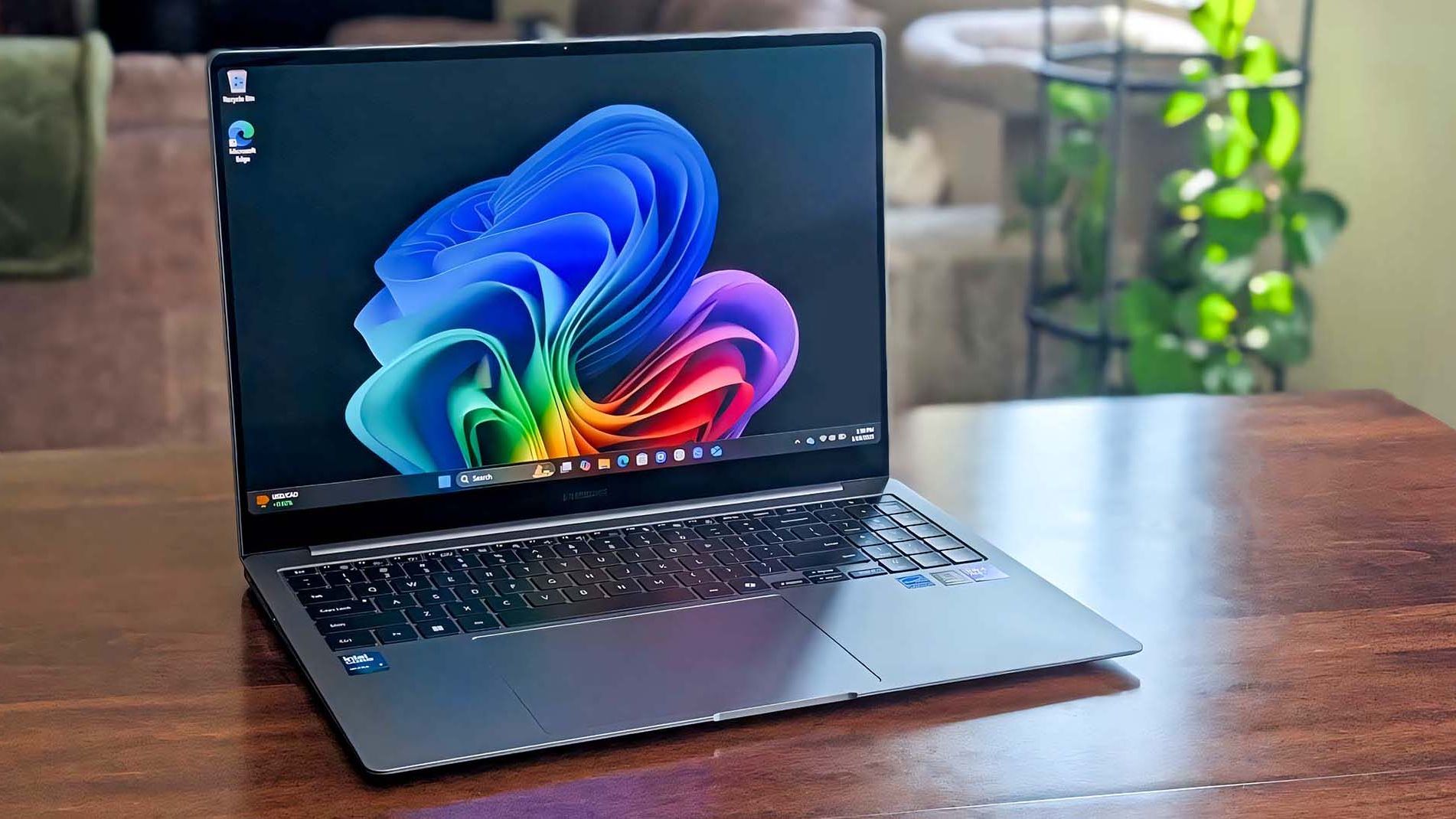 Samsung Galaxy Book5 Pro 14 Inch Ultra 7 1tb Np944xha Kg6ca — alternate view
