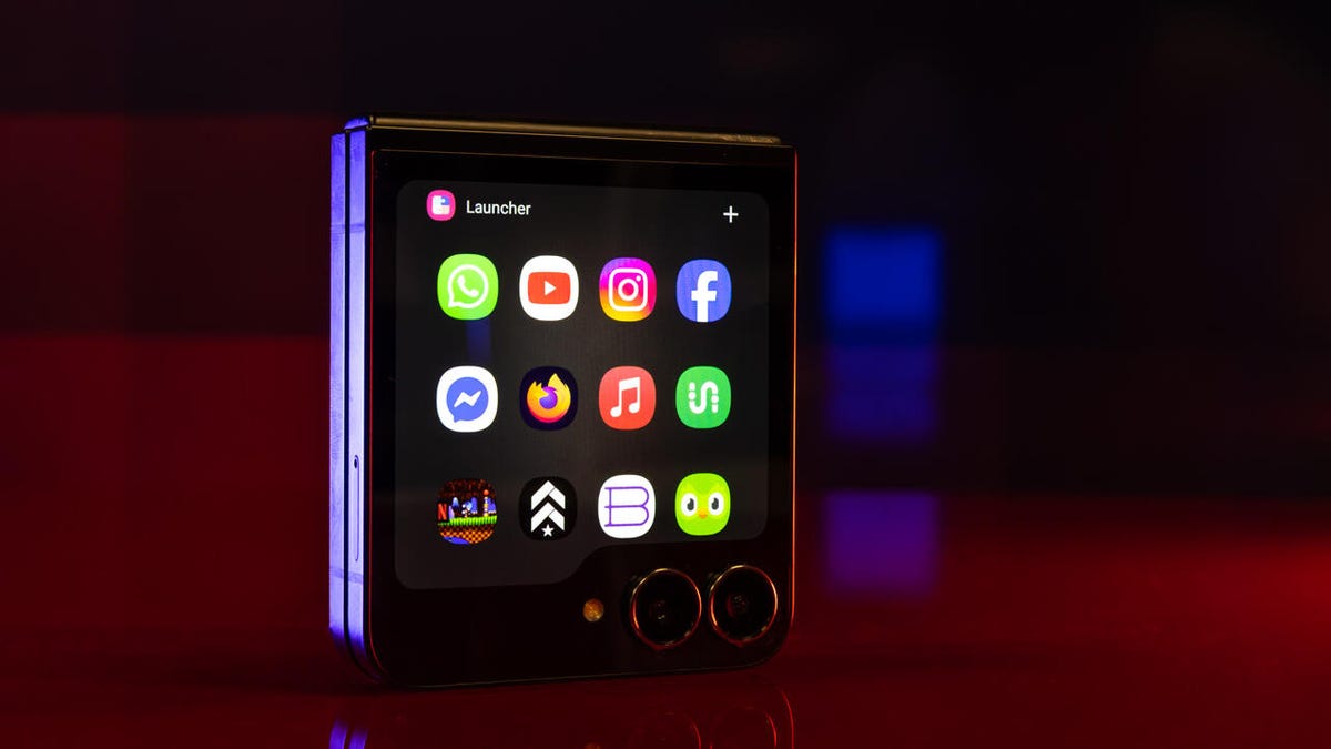 Samsung Galaxy Z Flip7 Fe Sm F761bzkheue — alternate view