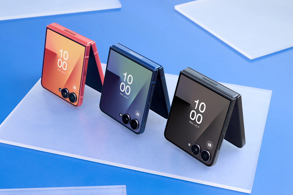Samsung Galaxy Z Flip7 Sm F766wzkexac — alternate view