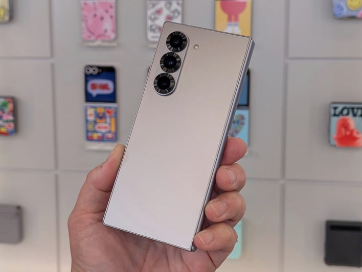 Samsung Galaxy Z Fold6 — alternate view