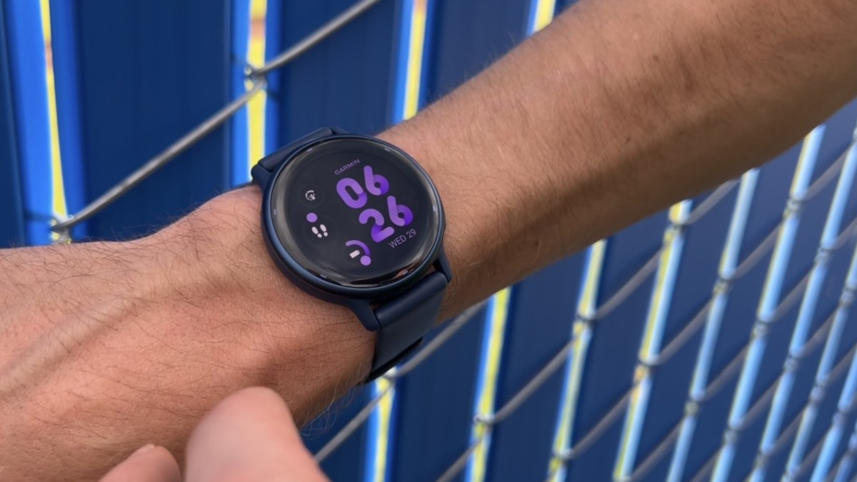 Garmin Vivoactive 5 — alternate view