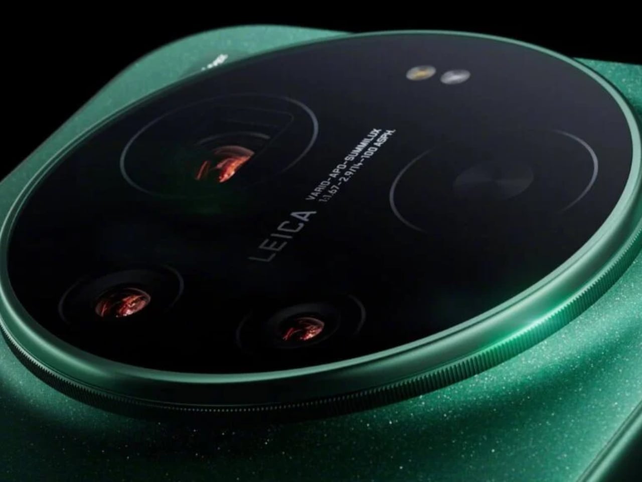 Xiaomi 17 Ultra — alternate view