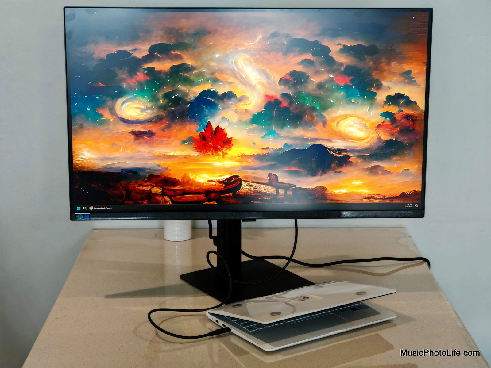 Samsung Viewfinity S8 Ls32d800uauxen — alternate view